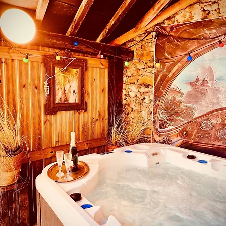 Insolite La Cachette Des Pirates, Cheminee, Chocolat Chaud, Popcorn, Cinema Et Chasse Aux Tresors ! Holiday home *